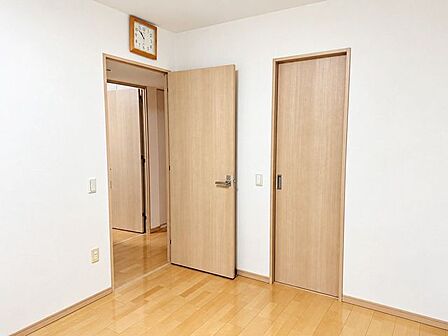 洋室約7.0帖 ※掲載写真は画像加工により家具等を除去しています。現況を優先します。