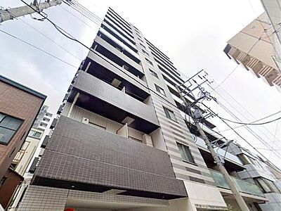 外観:周囲の風景と美しく調和した外観は、主張しすぎず、それでいて印象に残る佇まい。住むほどに愛着が深まる、落ち着きあるデザインです。 外観:周囲の風景と美しく調和した外観は、主張しすぎず、それでいて印象に残る佇まい。住むほどに愛着が深まる、落ち着きあるデザインです。