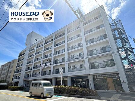 阪急宝塚線「岡町」駅まで徒歩12分！全戸南東向きで日当り良好です♪周辺には生活利便施設が揃っており、小中学校も徒歩10分圏内にございます！
