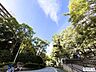 周辺：緑地公園駅前　緑道 380m