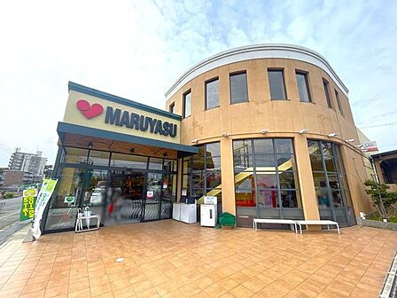 マルヤス 箕面店 760m