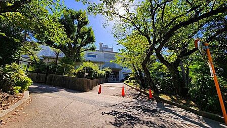 豊中市立上野小学校 630m
