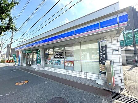 ローソン江坂町4丁目店 120m
