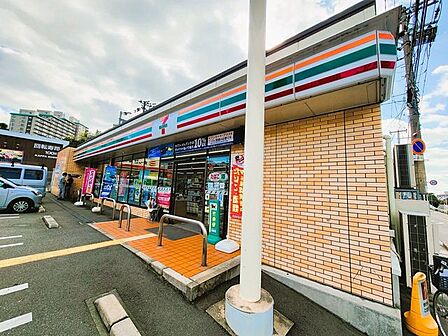 セブン-イレブン　豊中上新田4丁目店 1910m