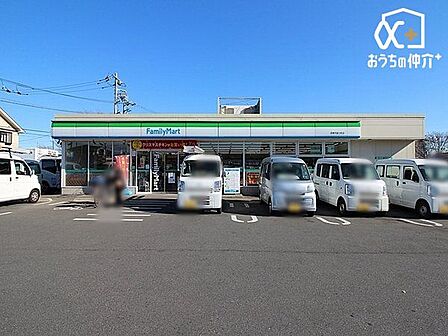 ファミリーマート西東京富士町店 徒歩8分。伏見通り沿いに位置するコンビニです。24時間営業なので急なお買い物にも便利です。駐車場:あり 610m