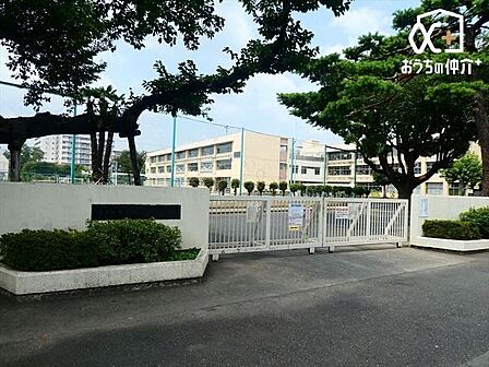 東村山市立八坂小学校 徒歩2分。【通学　区域】本町一丁目4から15、萩山町三丁目（一部）、栄町二丁目・三丁目（一部）、美住町一丁目・二丁目（一部） 160m