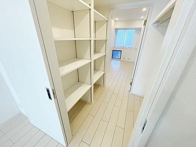 収納 ヴィラージュ・ヴェール七番館 10階/-