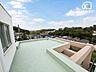 その他：遠くまで見渡せるパノラマビューが魅力の高層階。バルコニーで感じる心地よい風と景色に癒されます。