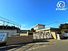 周辺：所沢市立小手指中学校 徒歩14分。西武池袋線「小手指駅」近くの広々とした敷地がある中学校でございます。周辺からの評判も良いです！ 1090m