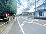 外観：前面道路は広々とした7ｍ道路