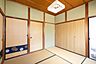 和室：収納も有る和室