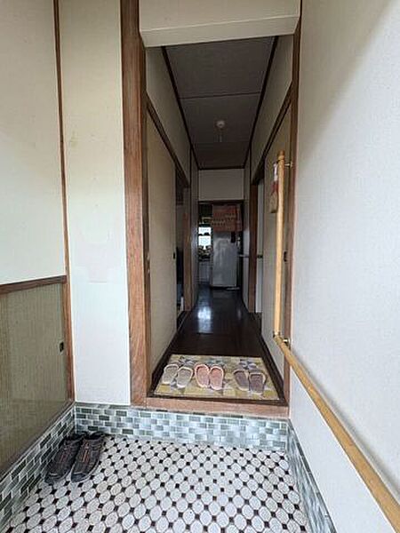 玄関を拡大表示