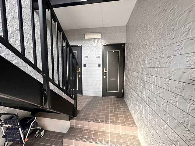 13 / 23
