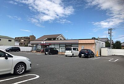 周辺：セブンイレブン四日市八田1丁目店 680m