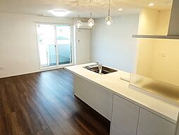 フェリシアス松原 2階1LDKのリビング/ダイニング