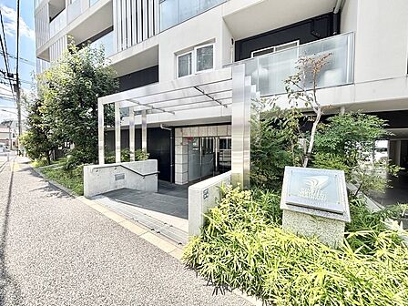 宅配ＢＯＸ完備で不在の時もお荷物を受け取れます  