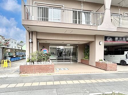 外観「無料オンライン相談」受付中!落ち着いた雰囲気のエントランス