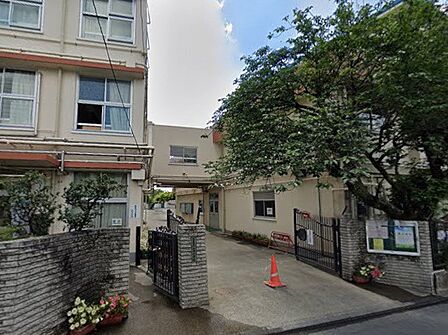 小学校 600m 世田谷区立山崎小学校