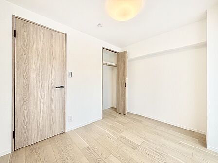 内装「無料オンライン相談」受付中!お子さまのお部屋としても!衣類の整理整頓に便利なクローゼット付きの洋室