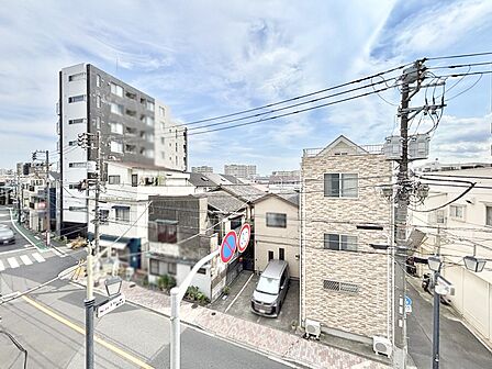 内装「無料オンライン相談」受付中！太陽の恵みを感じるぬくもりあふれる空間。