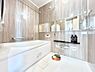 浴室：落ち着いた雰囲気でゆっくりお寛ぎいただけるバスルーム