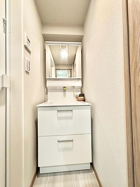 内装「無料オンライン相談」受付中!清潔感ある洗面化粧室で朝の身支度も快適