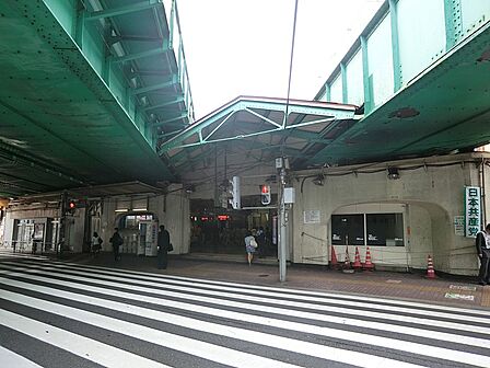 駅 500m 中央線大久保駅
