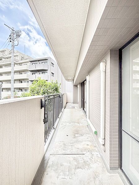 内装「無料オンライン相談」受付中!お部屋に開放感と採光をプラスしてくれるバルコニー