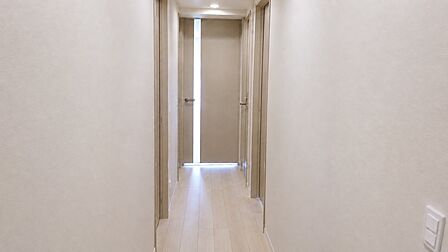 落ち着いた雰囲気の廊下