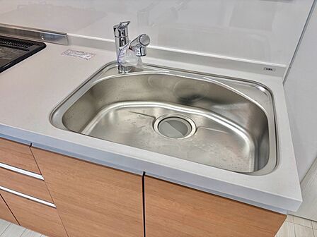 広々としたシンクでお料理やお皿洗いもラクラク快適に!