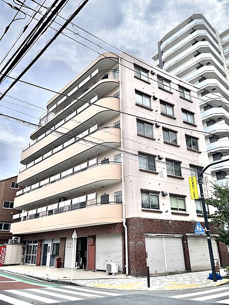 生活に便利な地に伸びやかな家族の生活風景を描く住まい