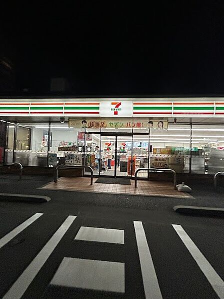 コンビニ 100m セブン-イレブン 東松山駅東口店