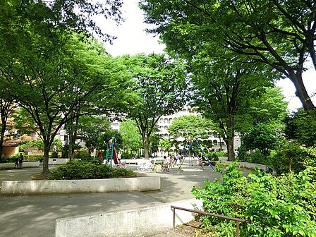 公園 300m 板橋区立高島平九丁目公園