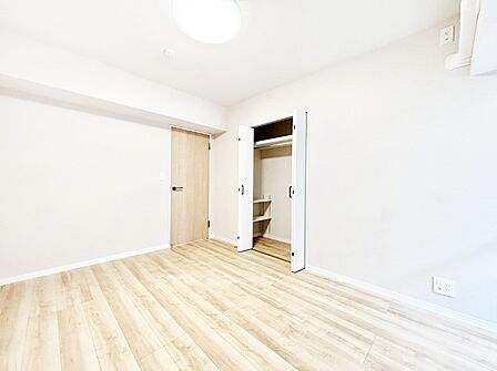 クローゼット付きのお部屋で充実したプライベート時間を過ごせます。