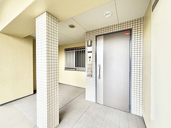 玄関を拡大表示