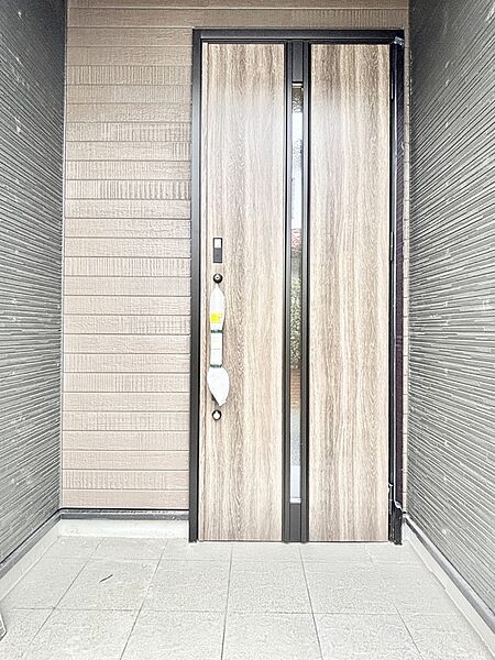 玄関を拡大表示
