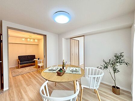内装「無料オンライン相談」受付中!落ち着いた雰囲気のLDKは家族みんなの快適空間