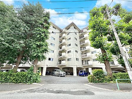 外観「無料オンライン相談」受付中!溢れる陽光でご家族の笑顔も輝く