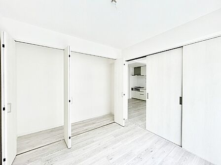 クローゼット付きのお部屋で充実したプライベート時間を過ごせます。