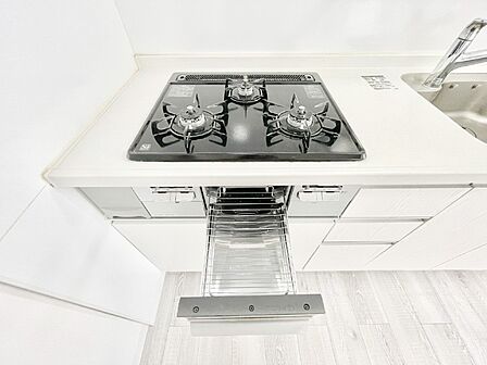 毎日のお料理に大活躍！3口コンロ・グリル付きのビルトインコンロ。