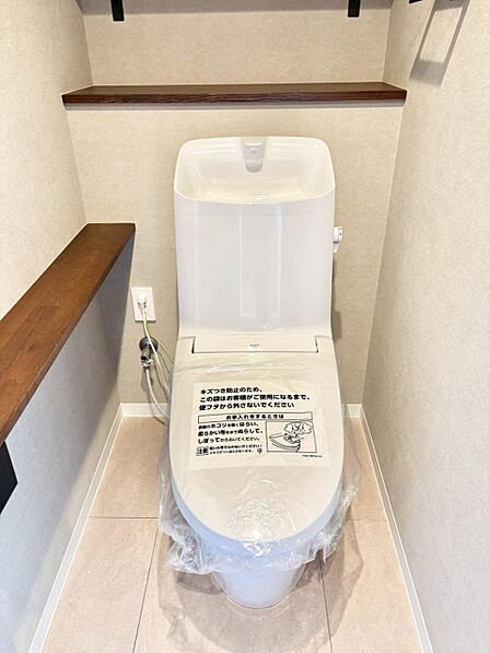 毎日を快適に!清潔感あるウォシュレットトイレ。