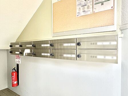 雨に濡れずに郵便物が受け取れます。