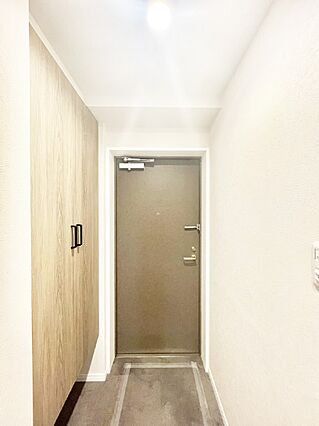 内装「無料オン...