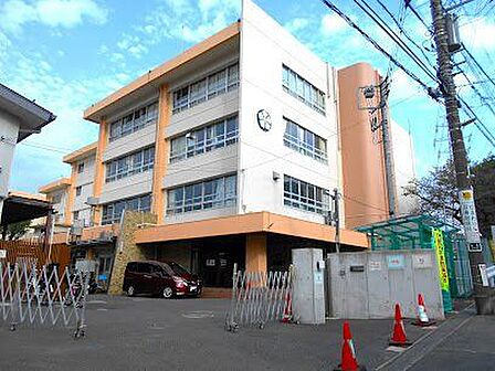 西有馬小学校 1010m