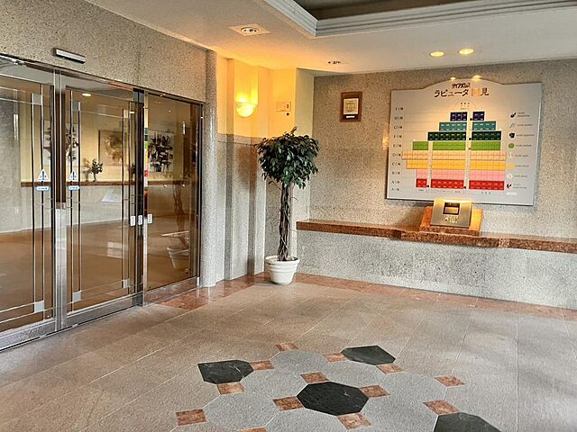 エントランス ダイアパレスラピュータ国見〜フルリノベ×ガーデンデッキ付〜 1階/103