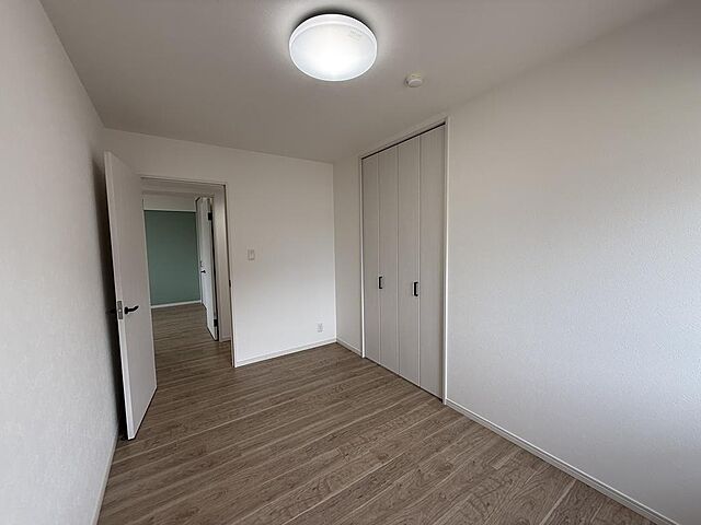 洋室 ライオンズガーデン南仙台~リノベ×角部屋・3面採光×駅徒歩6分~ 3階/301