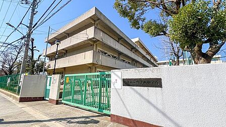 吹田市立豊津西中学校 830m