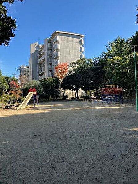 江坂西公園 390m