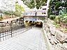 周辺：緑地公園駅地下鉄御堂筋線直通の緑地公園駅は「新大阪」まで約8分、「梅田」まで約14分。「心斎橋」まで約22分。乗り換えなしで大阪の都心部まで行けます。 870m