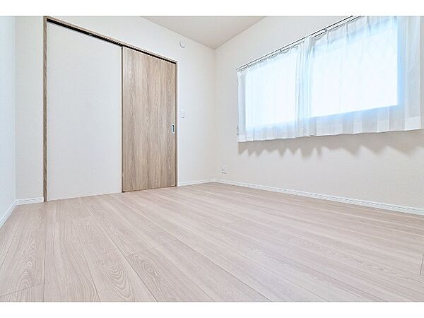 洋室を拡大表示